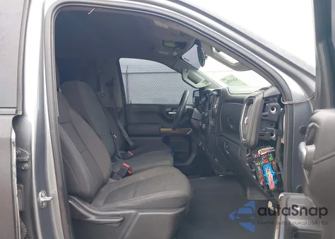 2020 Chevrolet Silverado 1500 z USA, uszkodzony, nr VIN 1GCPYEEK0LZ176531